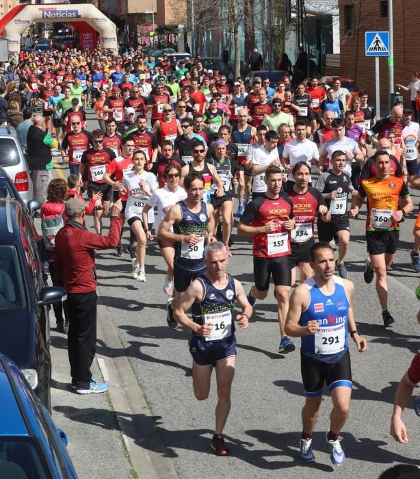 Imágenes de la carrera de Hiru Herri en Huarte este domingo