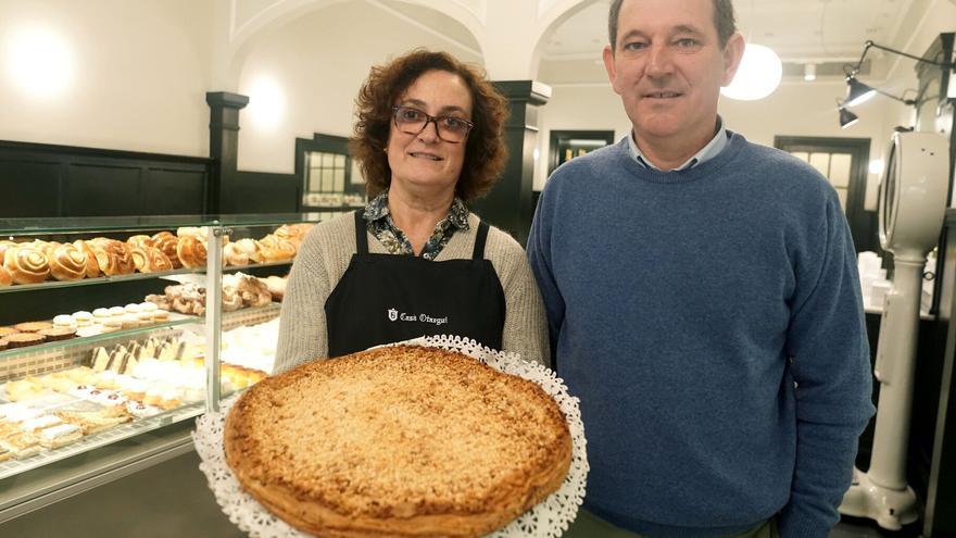 “Esta medalla es un reconocimiento a toda la gente que ha pasado por la pastelería Otaegui”