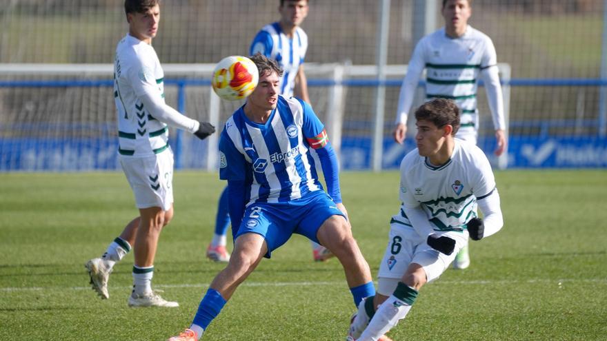 En imágenes: El filial babazorro gana en Ibaia