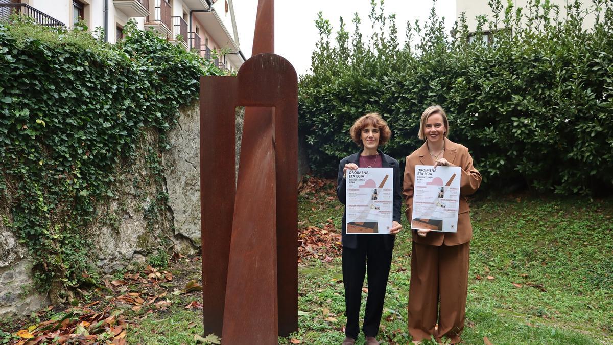 Joana Mendiburu eta Janire Mitxelena.