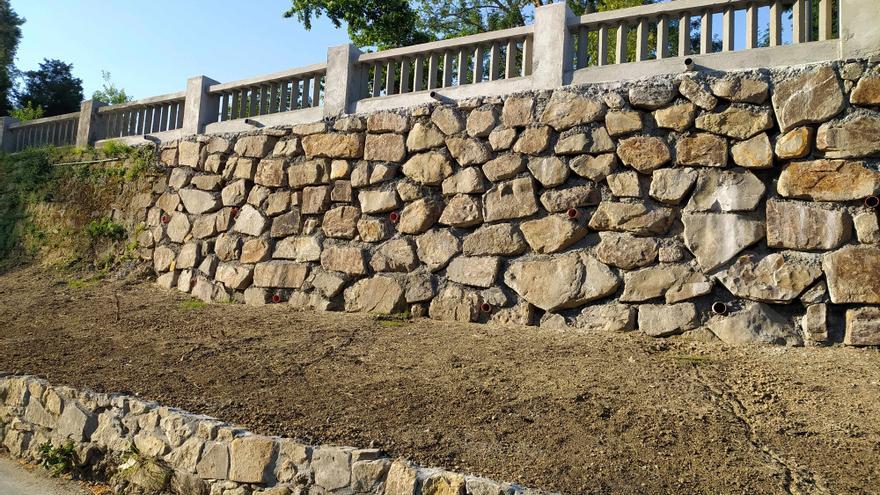 Concluyen los trabajos del muro del parque de la Huella en Artxanda