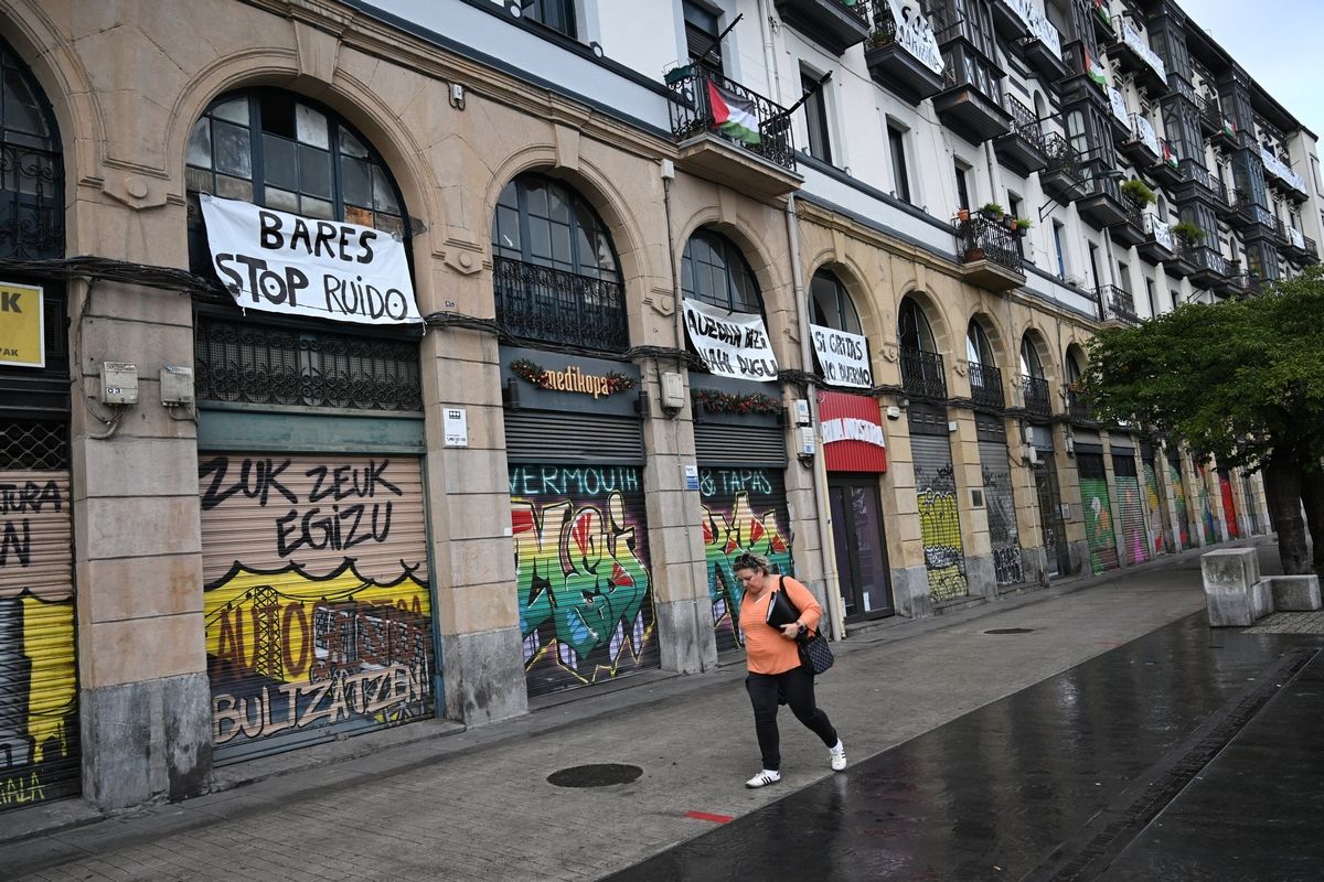 Vecinos de Marzana reivindican su derecho a descansar frente al ruido de terrazas y bares
