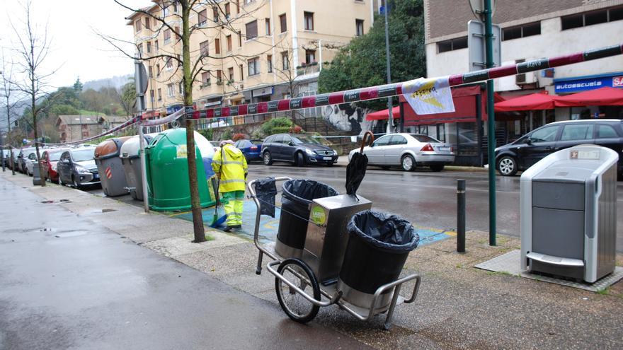 La policía de Laudio pide no aparcar en zonas festivas para evitar la grúa