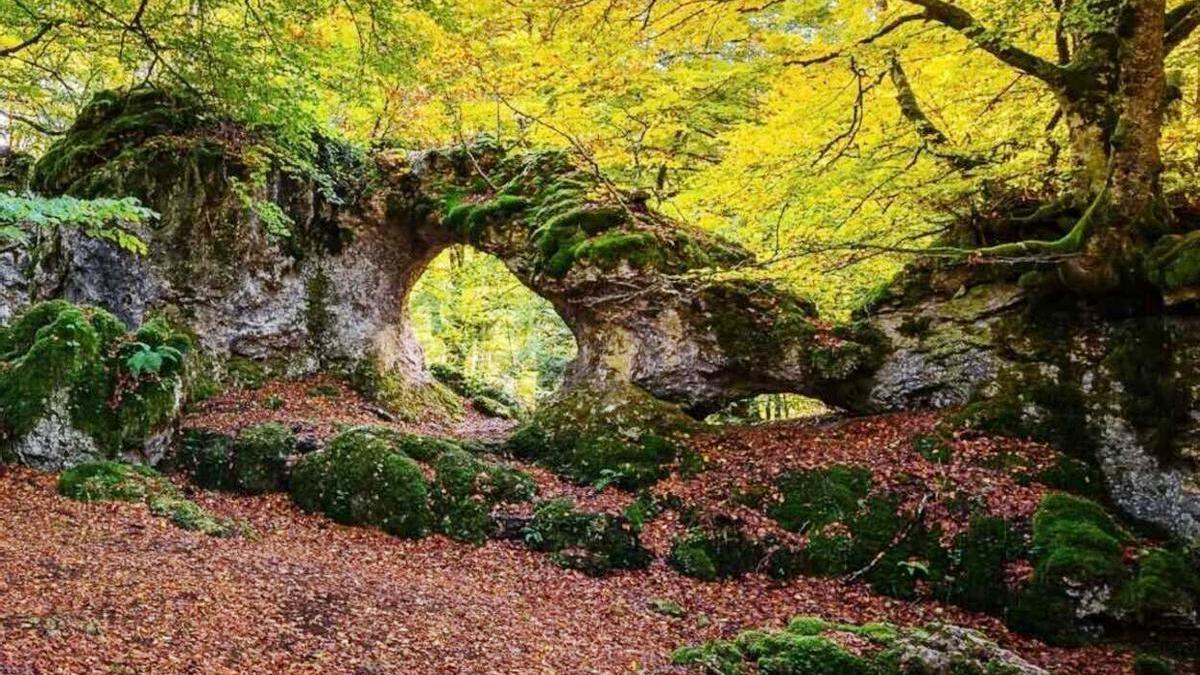 Vista del arco de Zalamportillo, en Álava