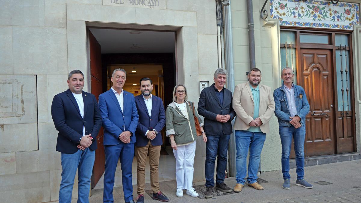 Imagen de los participantes en el acto.