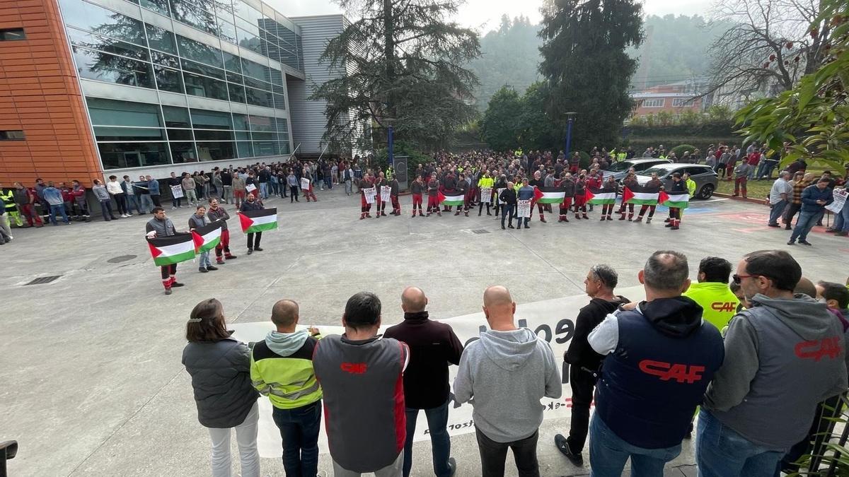 Trabajadores de CAF rechazan la postura de la empresa.