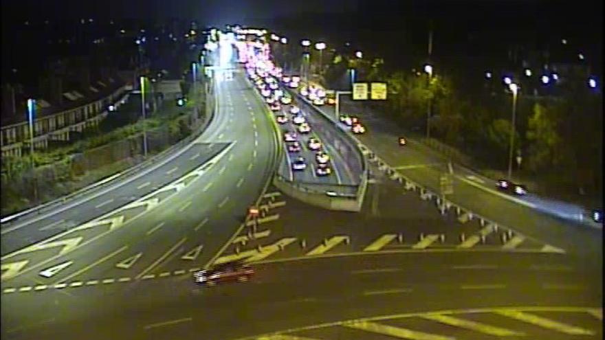 Retenciones en La Avanzada, a la altura de Leioa, en sentido Bilbao por un accidente