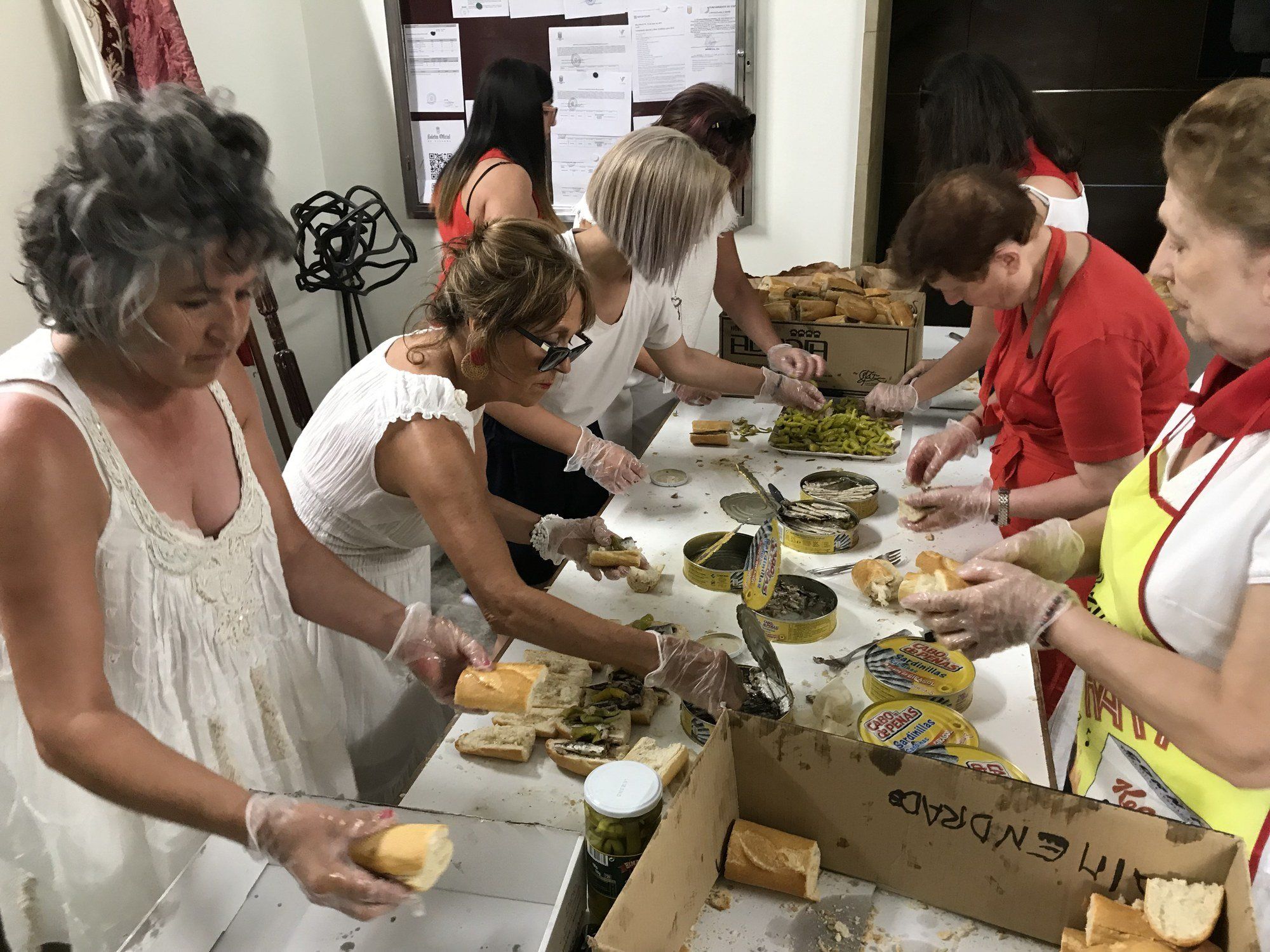 fiesta gindilla.ana cenzano.JPG