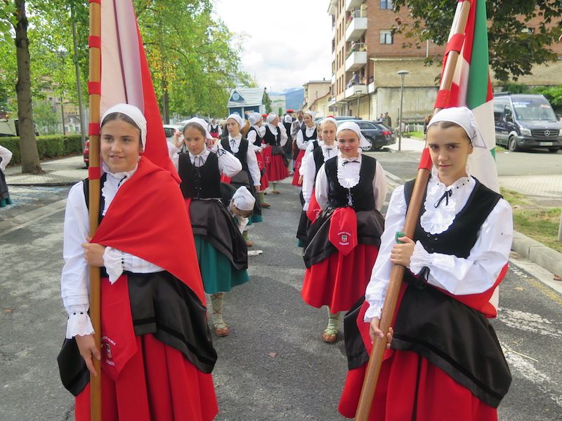 El desfile de la Euskal Jaia de Urretxu, en imágenes