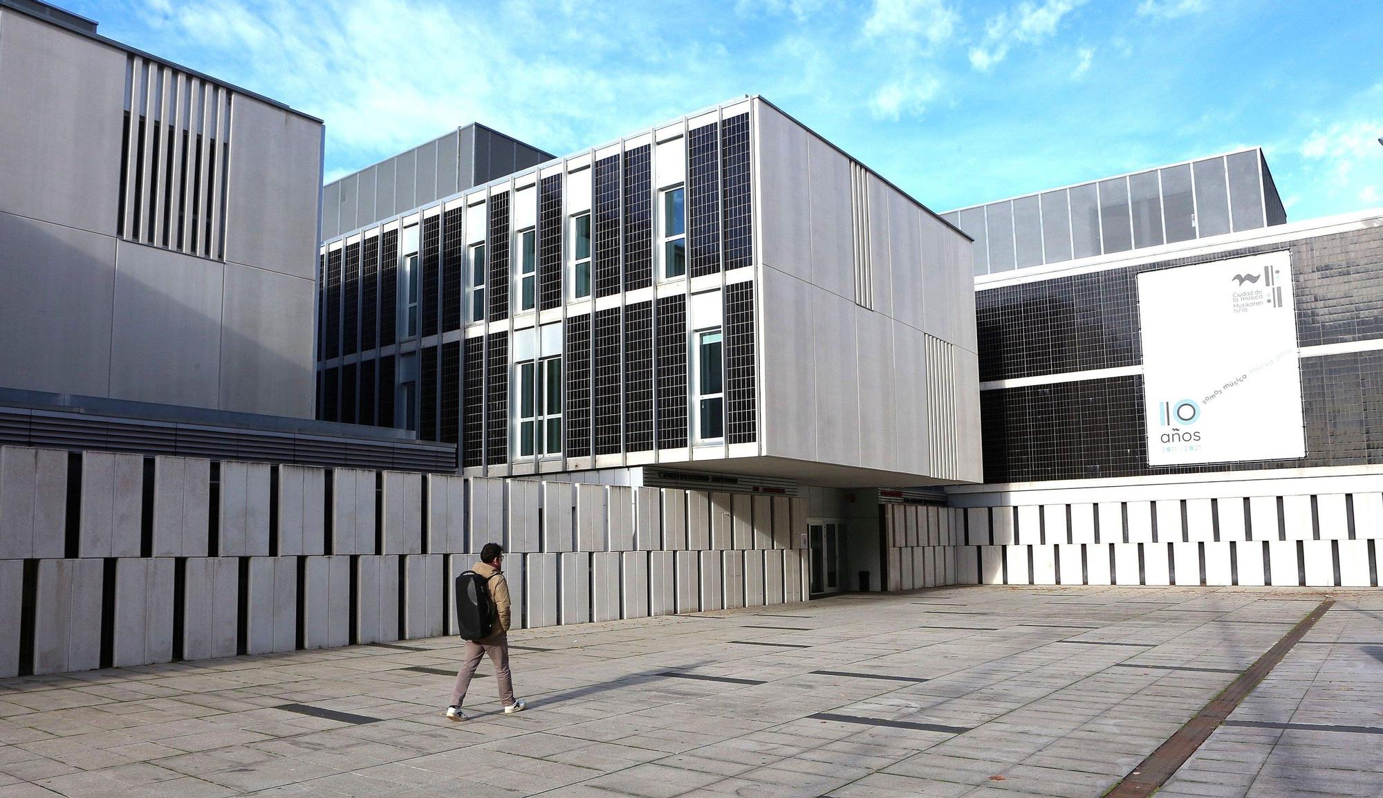 Fotos del exterior del Conservatorio Superior de Música de Navarra