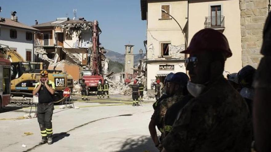 El silencio vuelve a Amatrice, con electricidad, internet y sin ambulancias