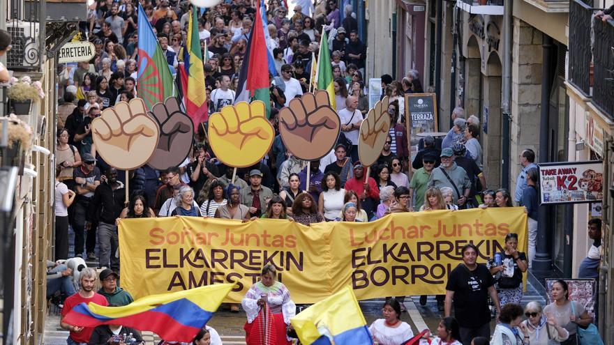 Manifestación antifascista de Iruñeko Arrozak en Pamplona