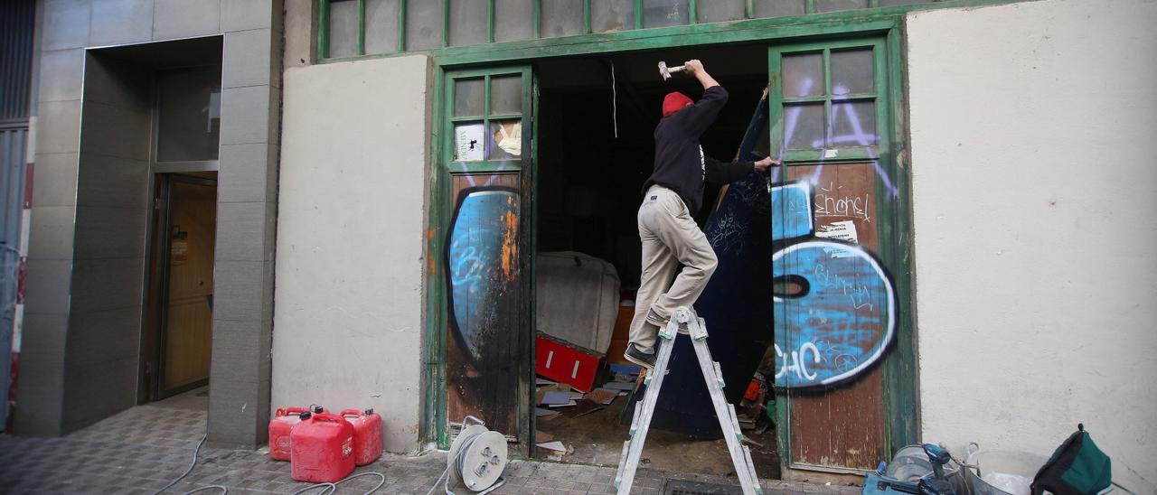 Fotos de la conflictiva bajera de la calle Río Alzania, ya desalojada