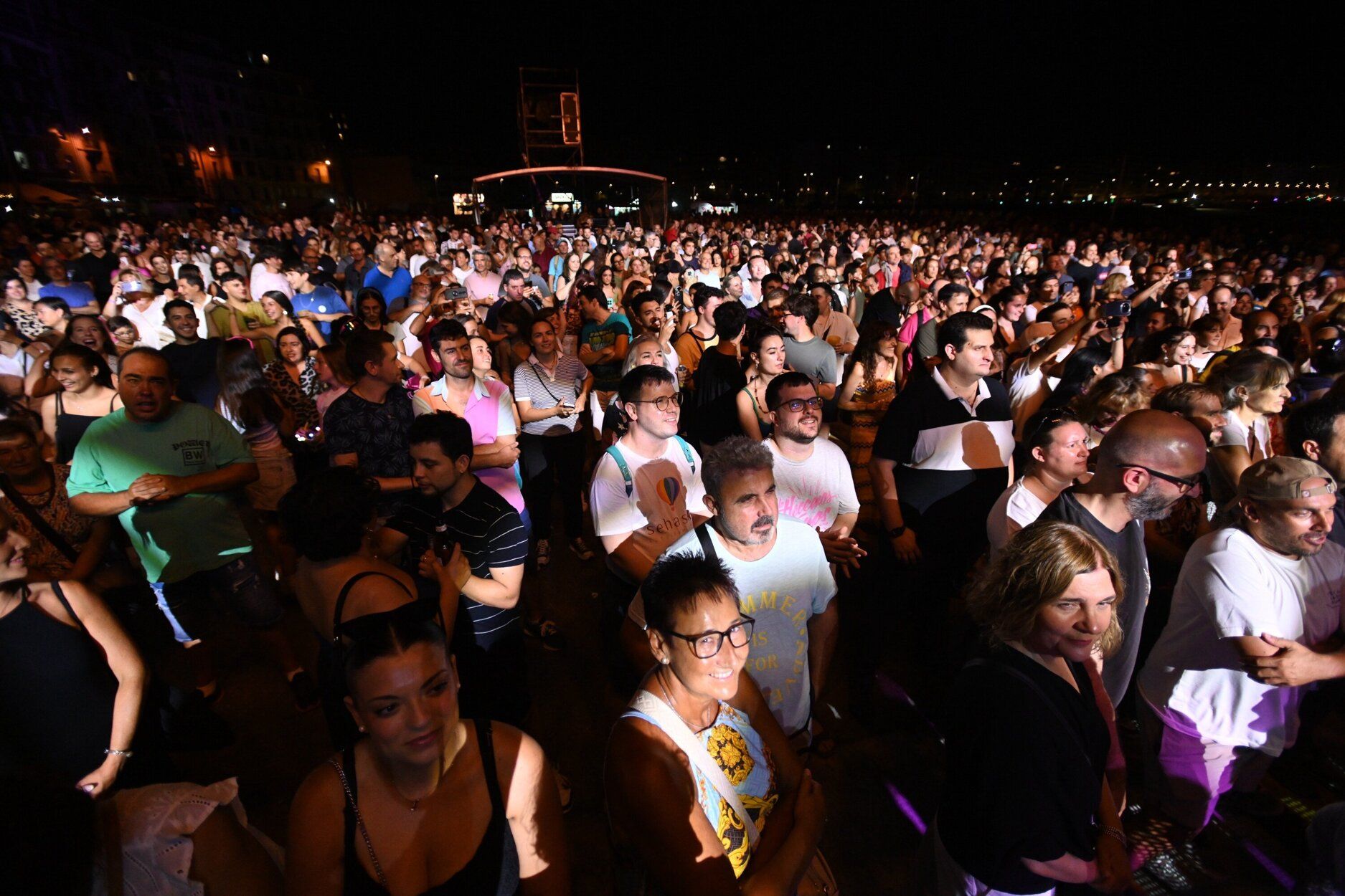 Vicco pone a bailar a Donostia en la Aste Nagusia