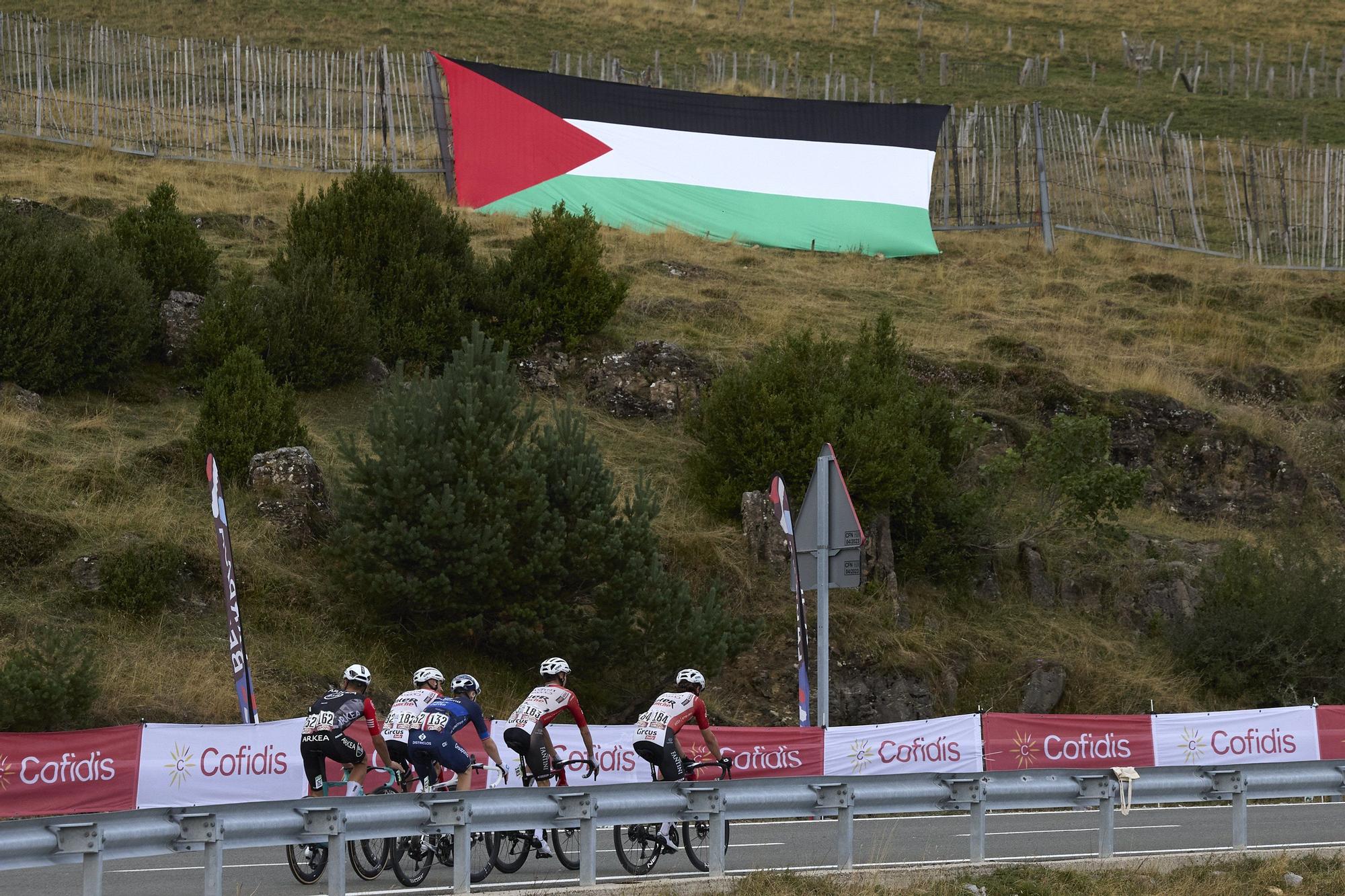 Fotos de la etapa navarra de La Vuelta 25 entre Sendaviva y Larra - Belagua