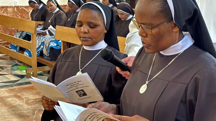Las Clarisas de Vitoria suman dos nuevas religiosas tras su profesión de votos perpetuos