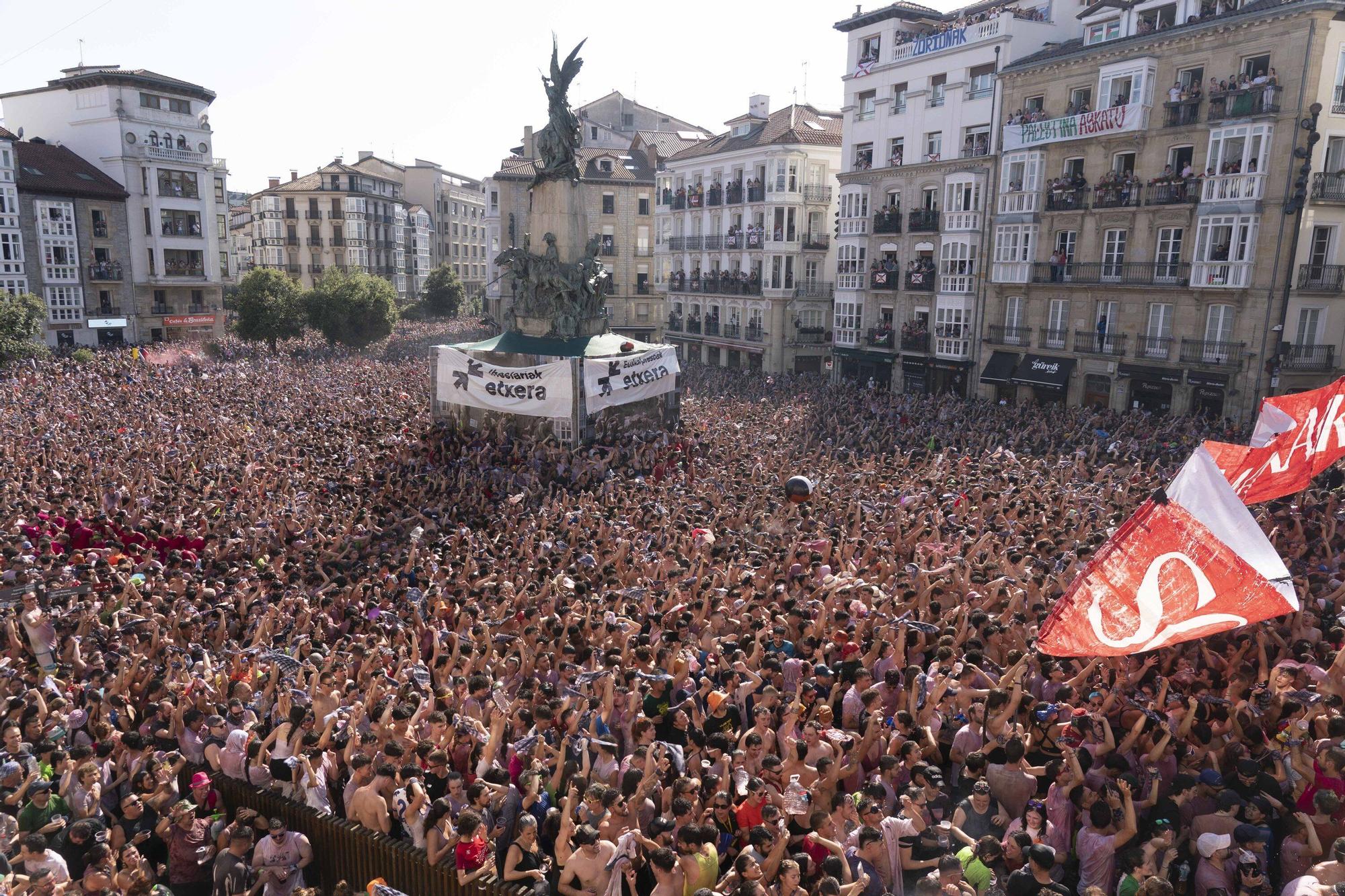 En imágenes: Así ha sido la bajada de Celedón en 2025
