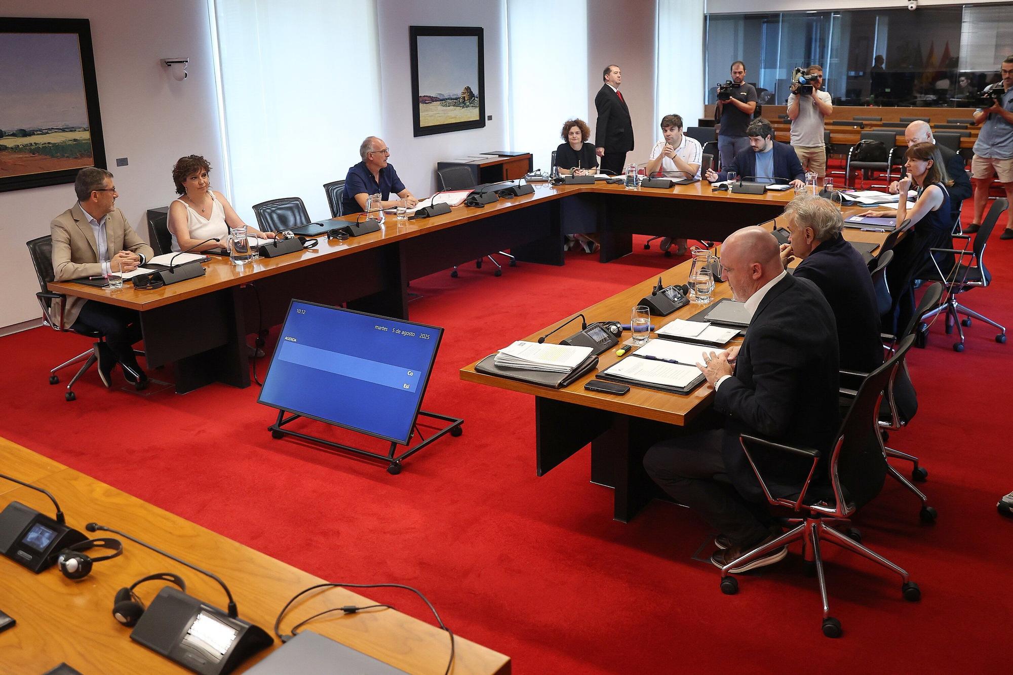 Imágenes de la primera sesión de la comisión de investigación
