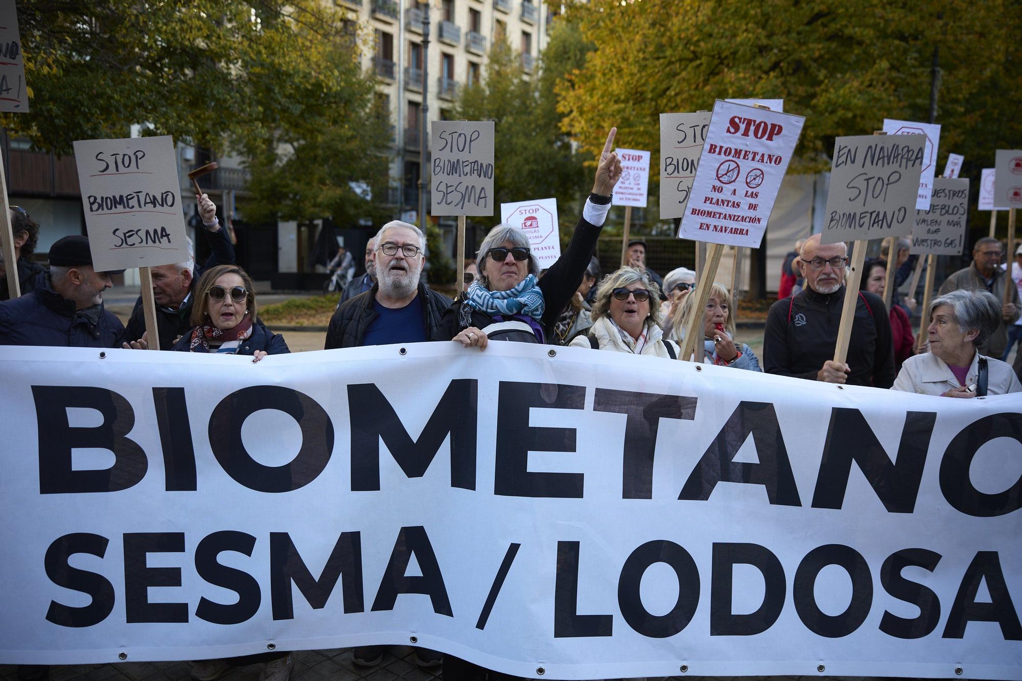 Sustrai Erakuntza, ante el Parlamento de Navarra "por una planificación democrática de la biometanización"