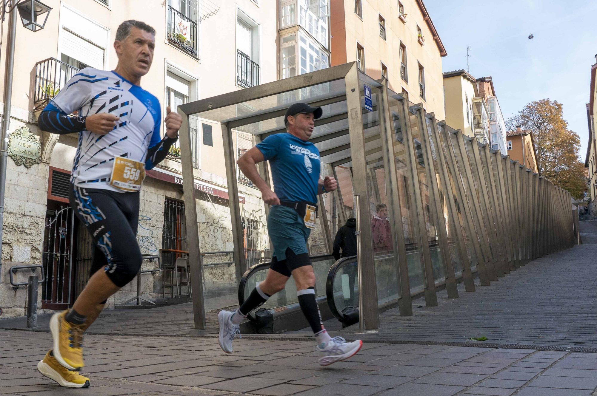 En imágenes: Un millar de corredores atraviesan la almendra