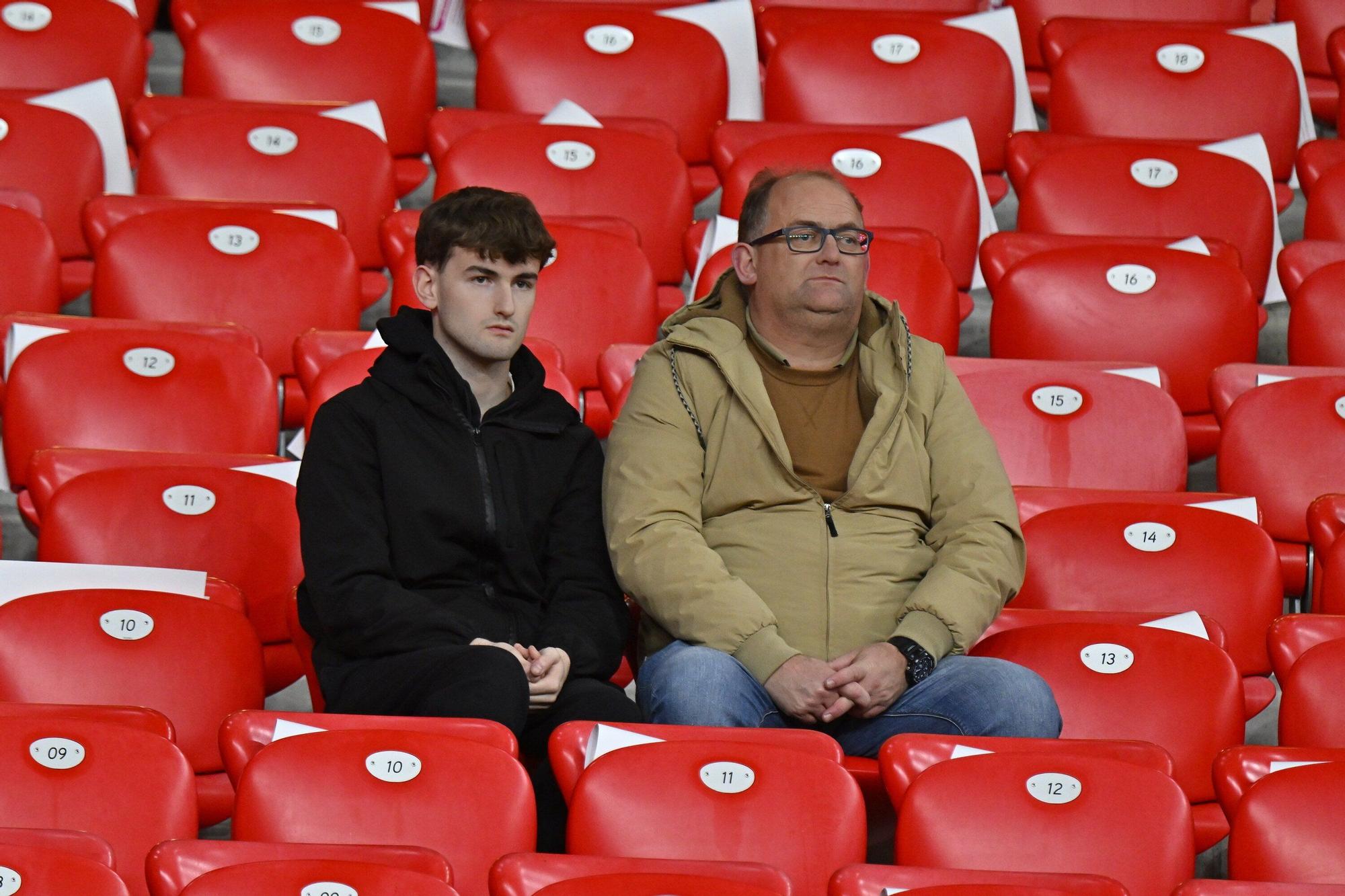 En imágenes: ¿Has estado en San Mamés viendo el Athletic-Real Oviedo? Búscate en nuestra galería de fotos