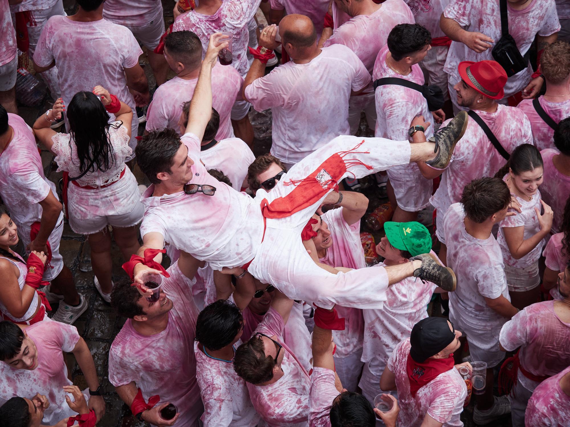 Fotos del  Chupinazo de San Fermín 2025 en Pamplona: ¡La fiesta más internacional se enciende con un grito solidario por Palestina!