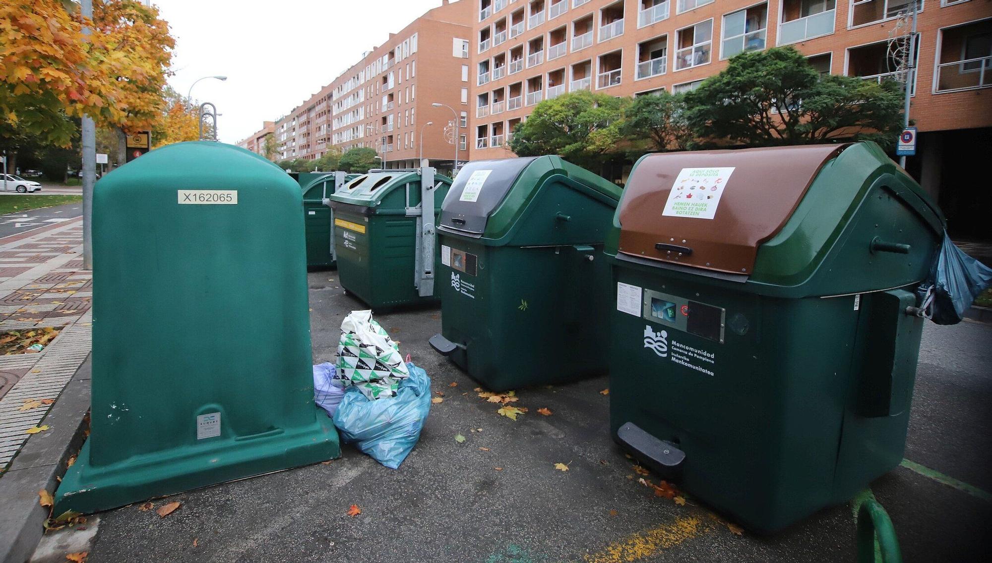 En Etxabakoitz Norte, la travesía entre la avenida de Pamplona 37 y Remiro de Goñi, 34.