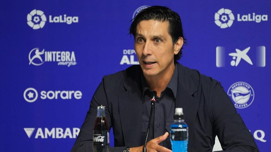 Sergio Fernández hace un amplio repaso del último verano del Alavés