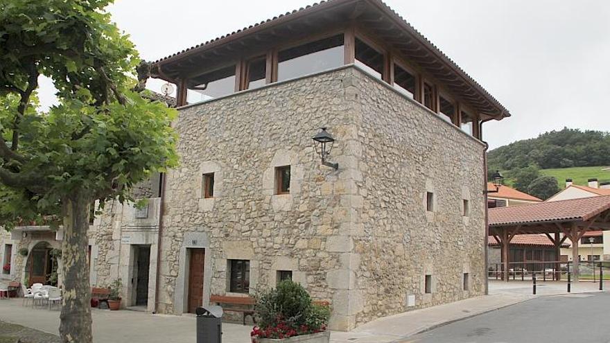 El centro cultural está ubicado al lado del consistorio. Foto: A. Erdaide