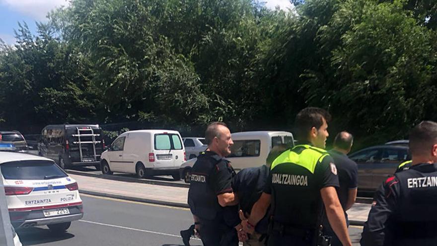 Ingresan en prisión los dos detenidos por atracar una sucursal de Kutxabank en Gallarta