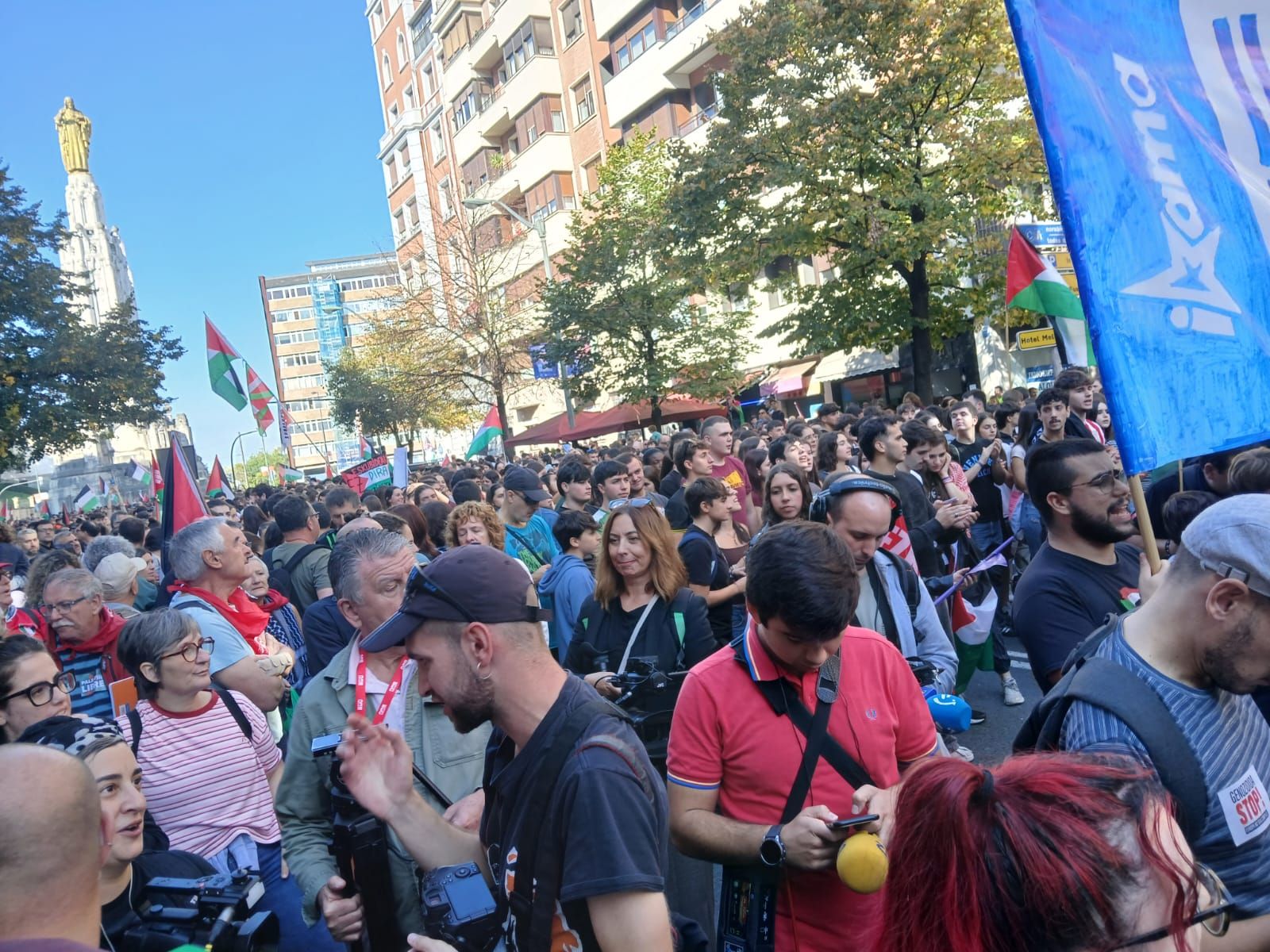 Miles de personas se manifiestan en Bilbao en apoyo al pueblo palestino