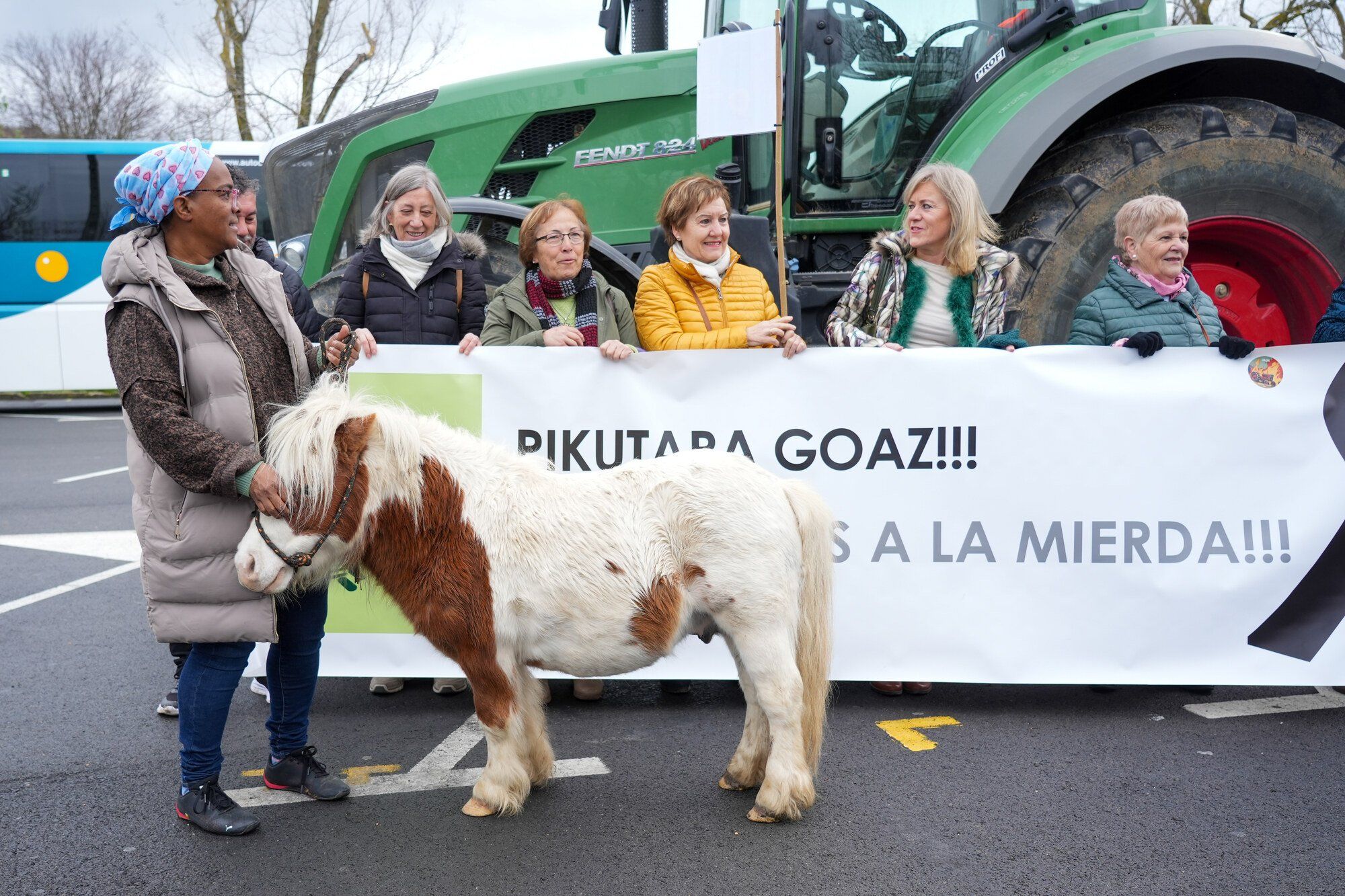 Los agricultores alaveses llegan al Palacio de la Provincia con sus demandas