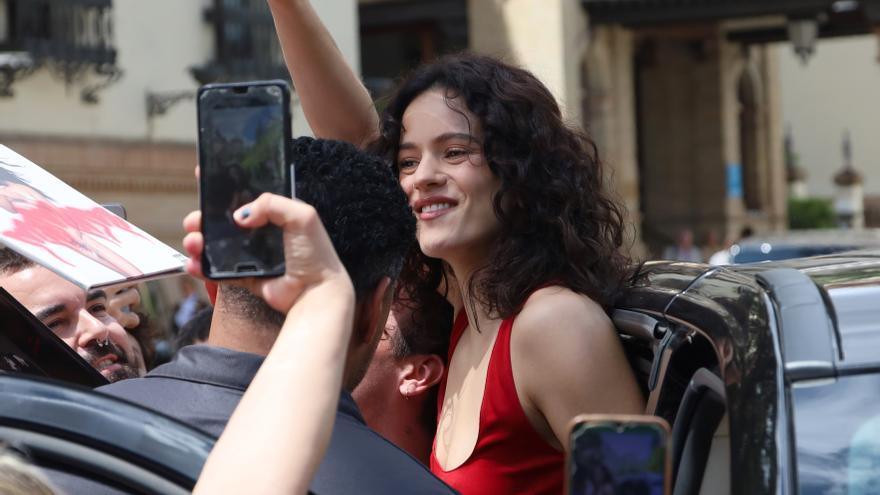 Rosalía reaparece tras su parón por una emergencia familiar: "Los seres queridos deben ser lo primero"