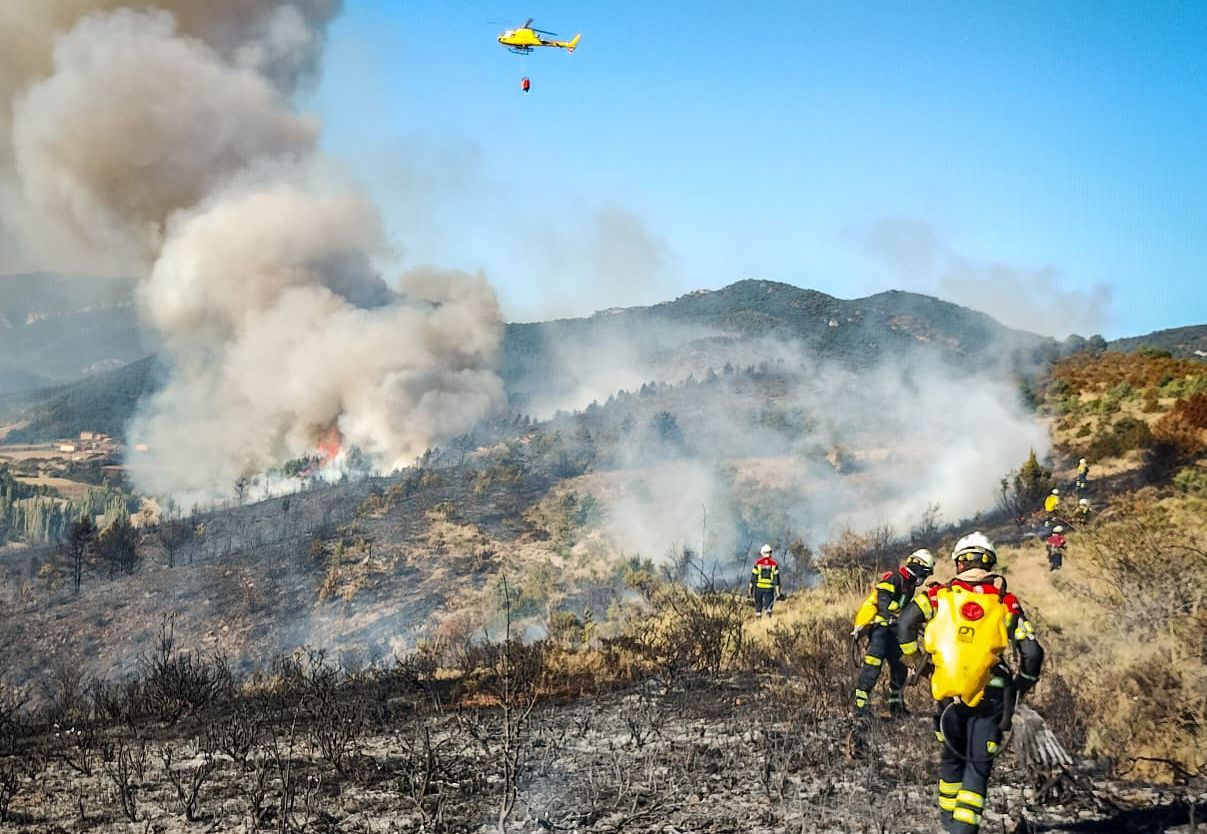 Fotos de las labores de extinción del incendio en Urraúl Alto, Urrulgaine