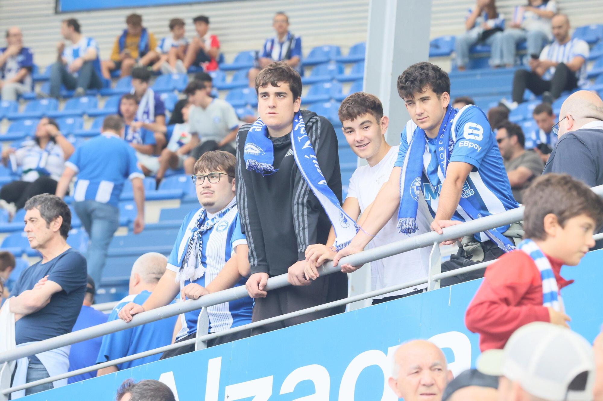En imágenes: Mendizorroza no pudo disfrutar de un triunfo albiazul (Búscate en la grada)