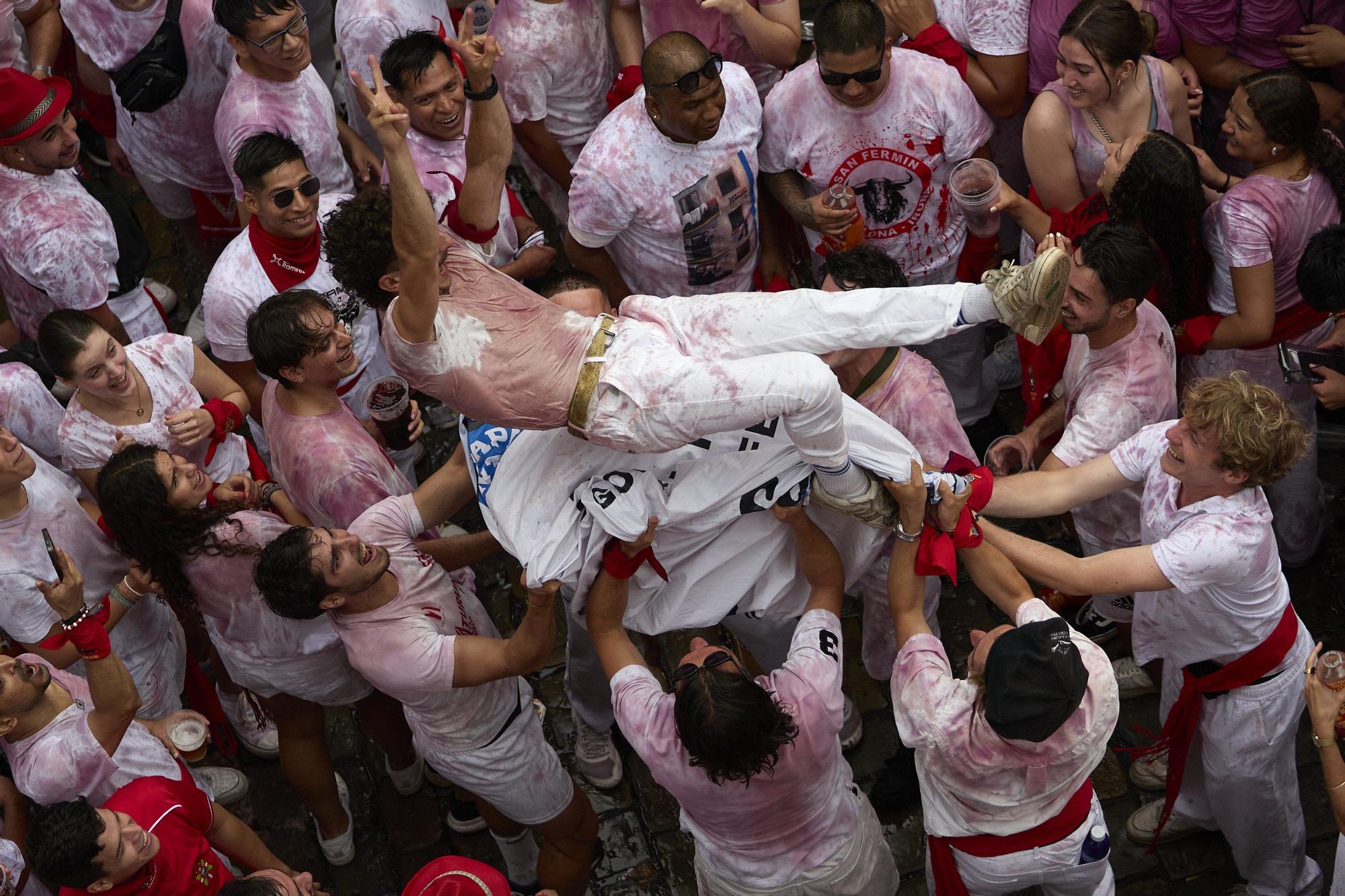 Fotos del  Chupinazo de San Fermín 2025 en Pamplona: ¡La fiesta más internacional se enciende con un grito solidario por Palestina!