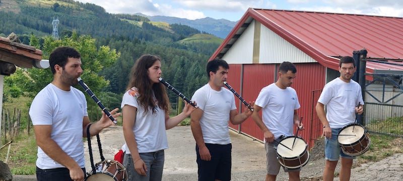 Las fiestas del barrio Aztiria de Legazpi y Gabiria, en imágenes