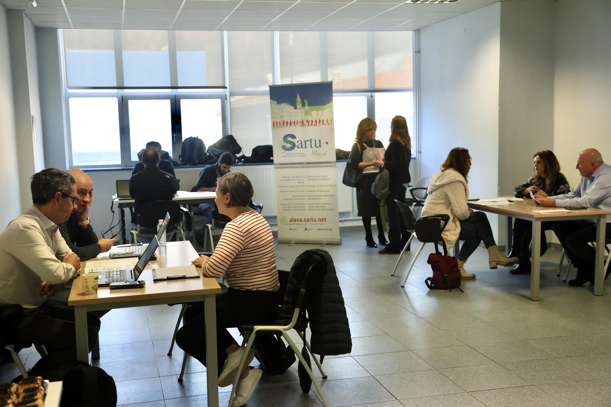 En imágenes: I Feria de Empleo de Aiaraldea