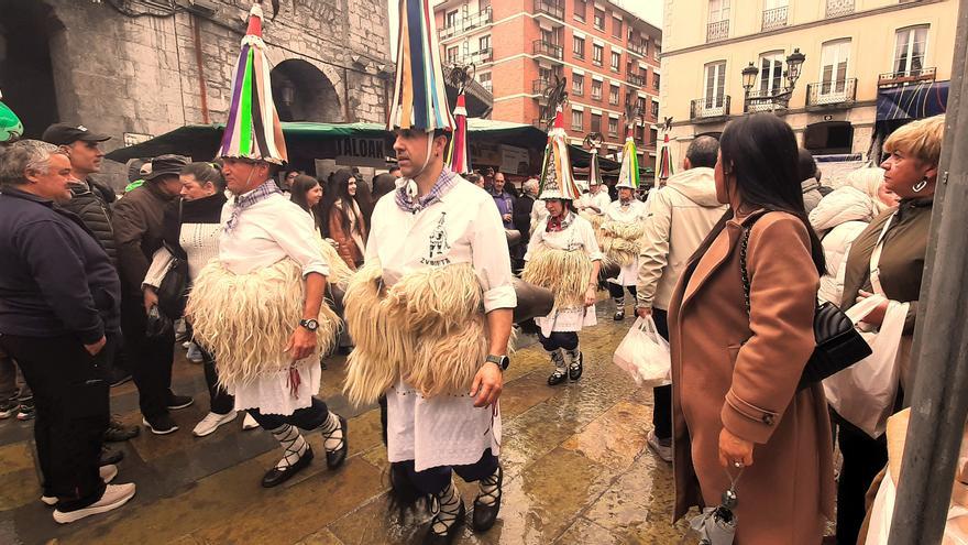 Un Viernes de Dolores masivo pero tristón