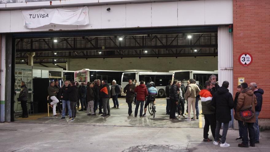 Preacuerdo entre Tuvisa y el comité: votación clave este domingo para acabar con la huelga de autobuses en Vitoria