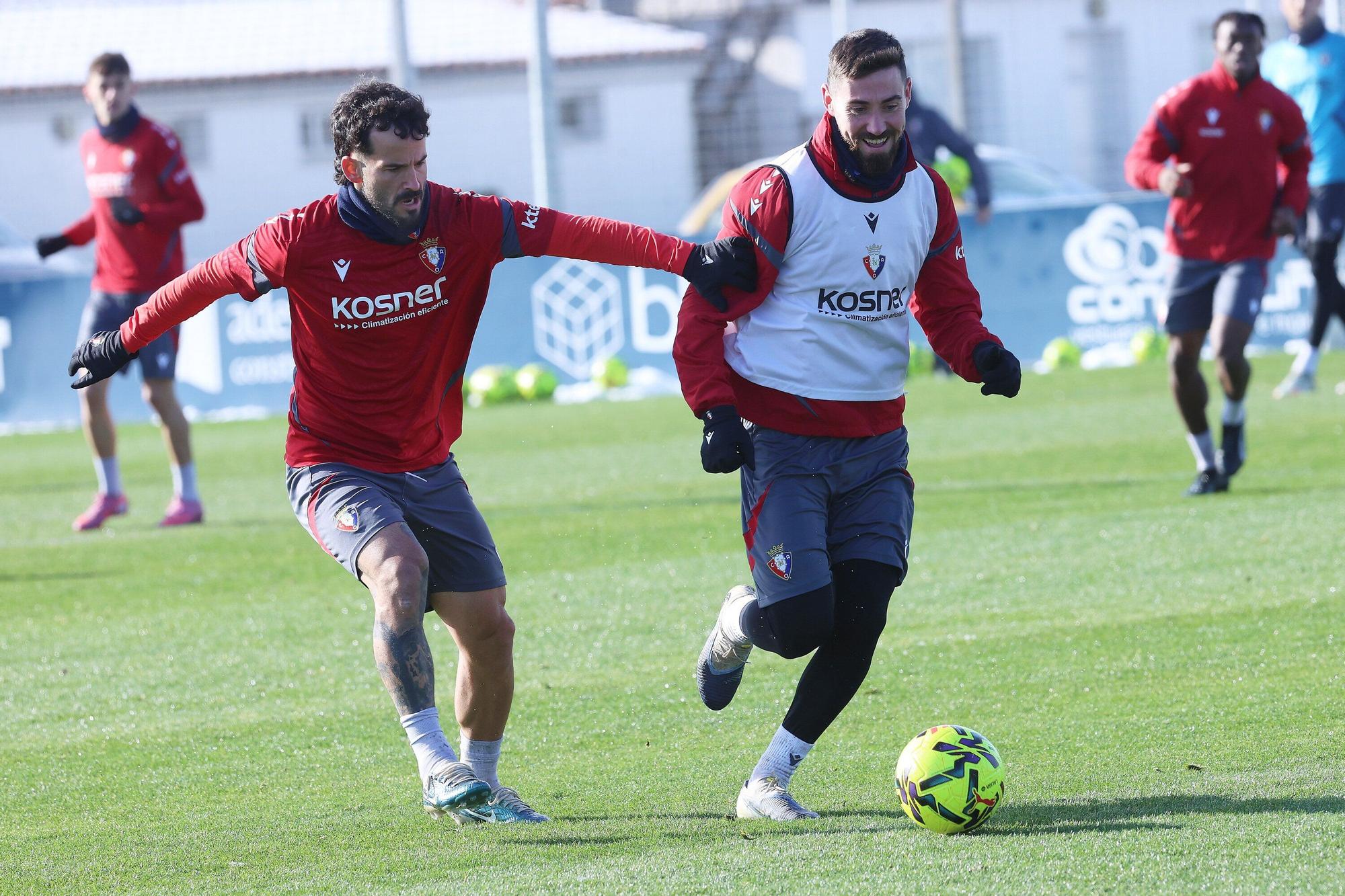 Fotos del entrenamiento de Osasuna (viernes 21 de noviembre de 2025)