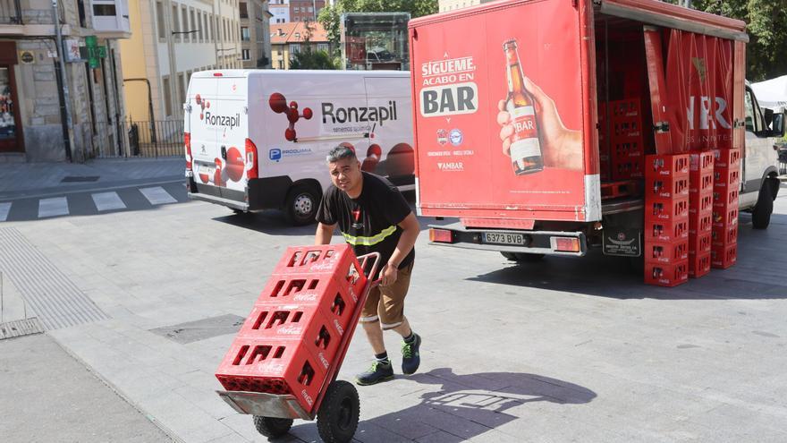 La carga y descarga en zonas peatonales de Vitoria se amplía en fechas de alta actividad