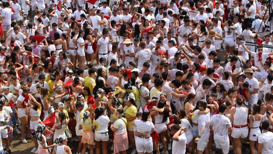 Fotos del chupinazo de las fiestas de Falces 2025