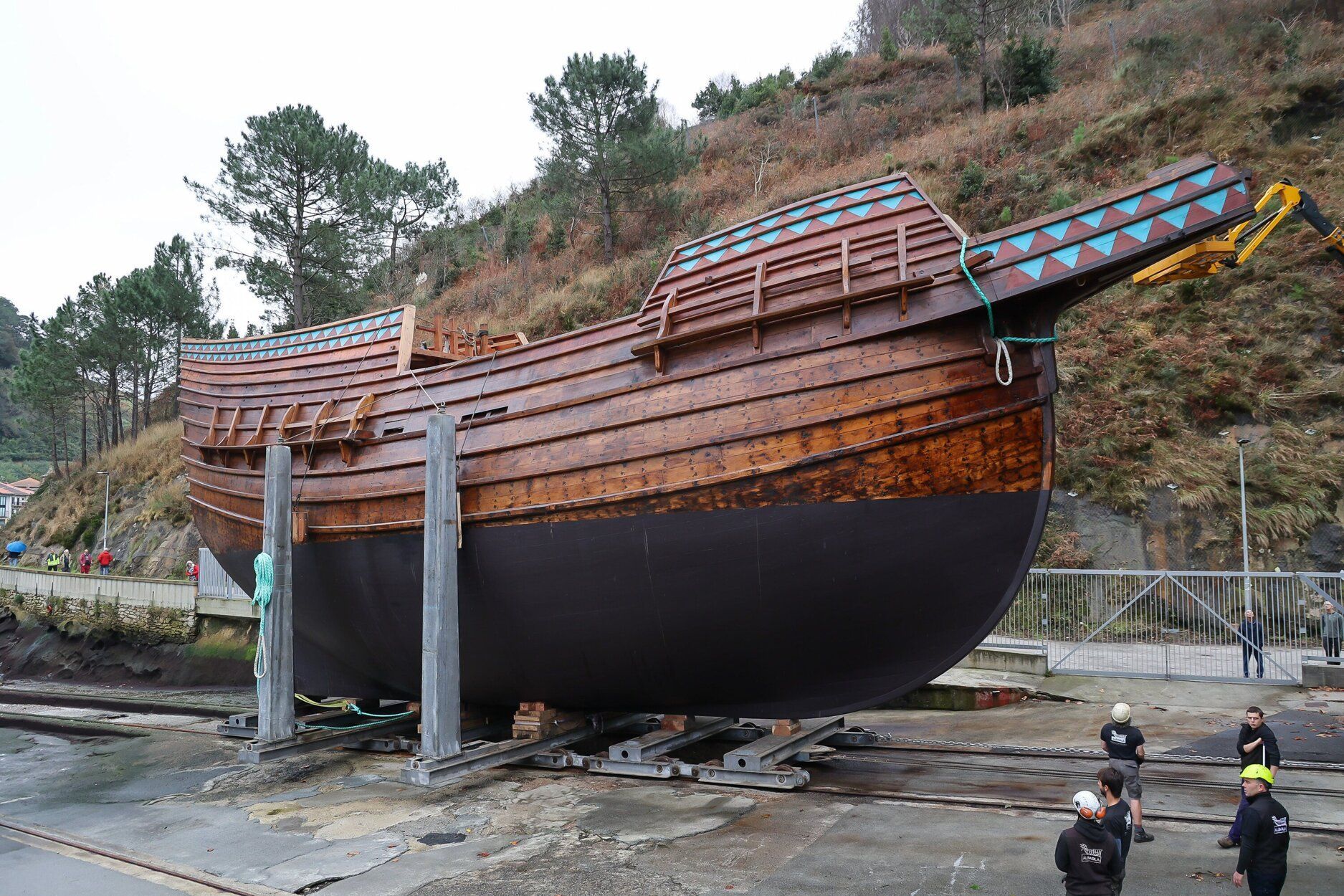 La nao 'San Juan', lista para la botadura