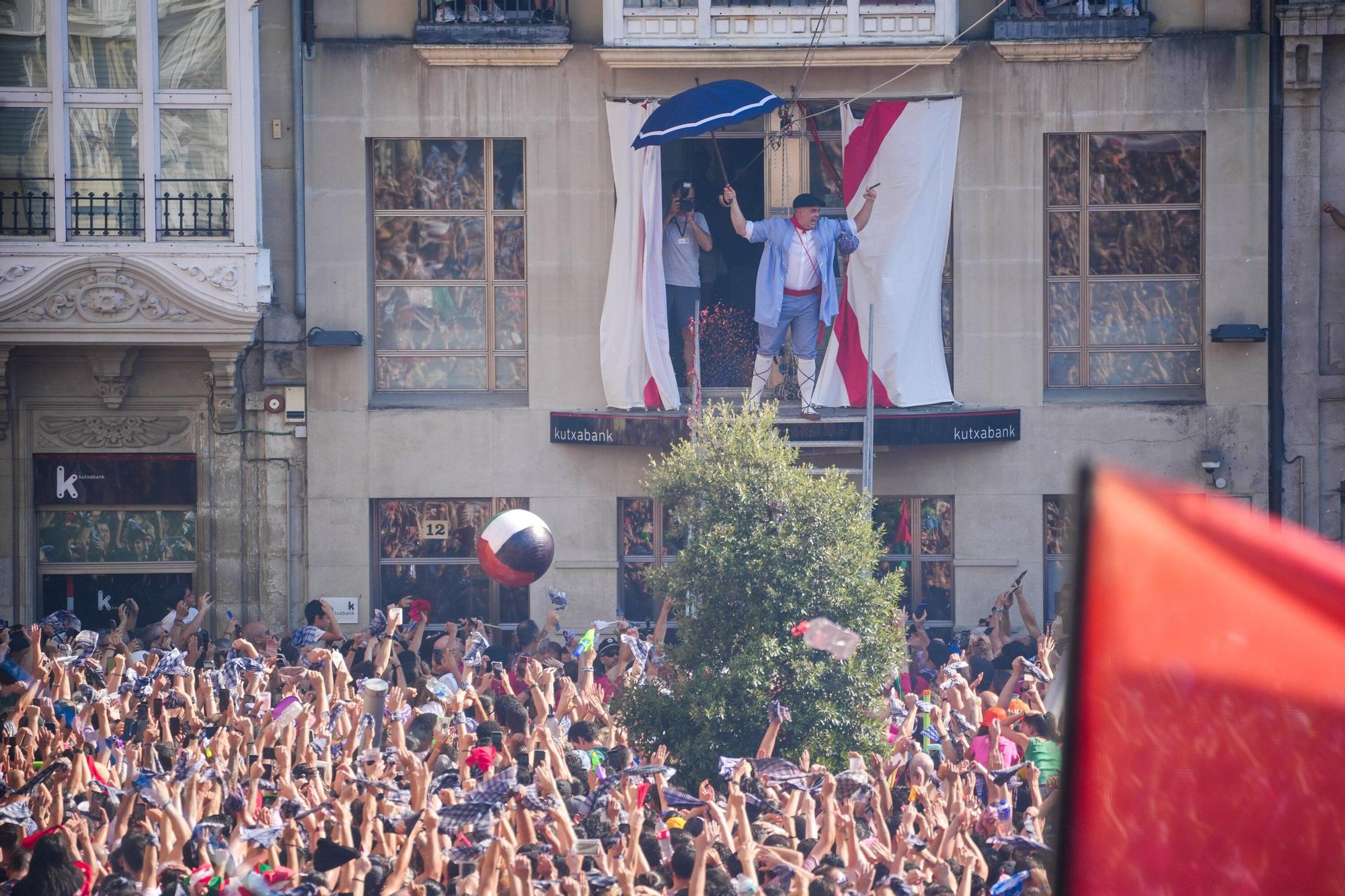 En imágenes: Así ha sido la bajada de Celedón en 2025