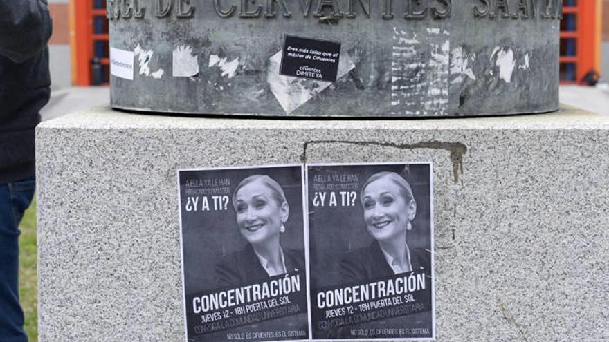 Las Asambleas de Estudiantes de la Universidad Rey Juan Carlos (URJC) han convocado protestas bajo el lema &quot;A ella ya le han regalado su máster, ¿y a ti?&quot; tras las supuestas irregularidades del máster en Derecho Público del Estado Autonómico que