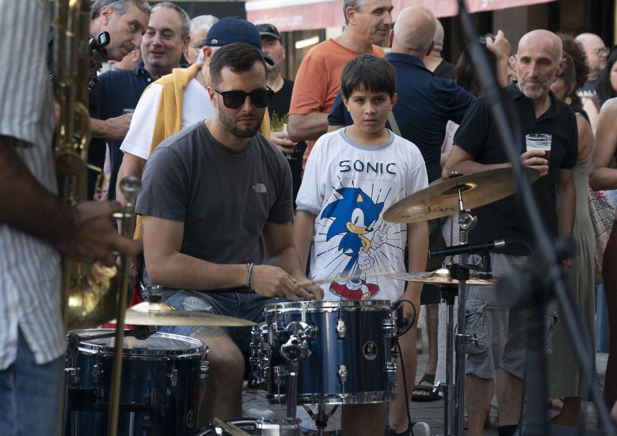 En imágenes: XXV Minijazz Café Dublín con Playa Canalla & Boston Kamikazes