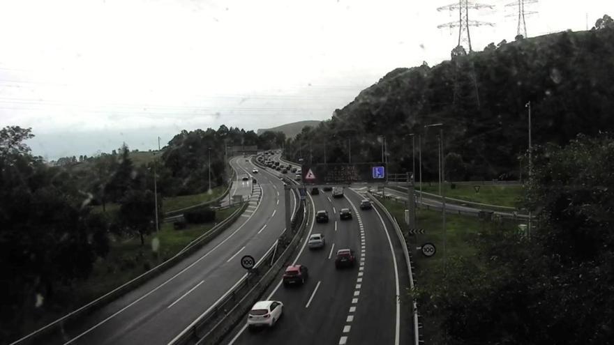 Retenciones kilométricas en la A-8 dirección Bilbao por un accidente de tráfico múltiple