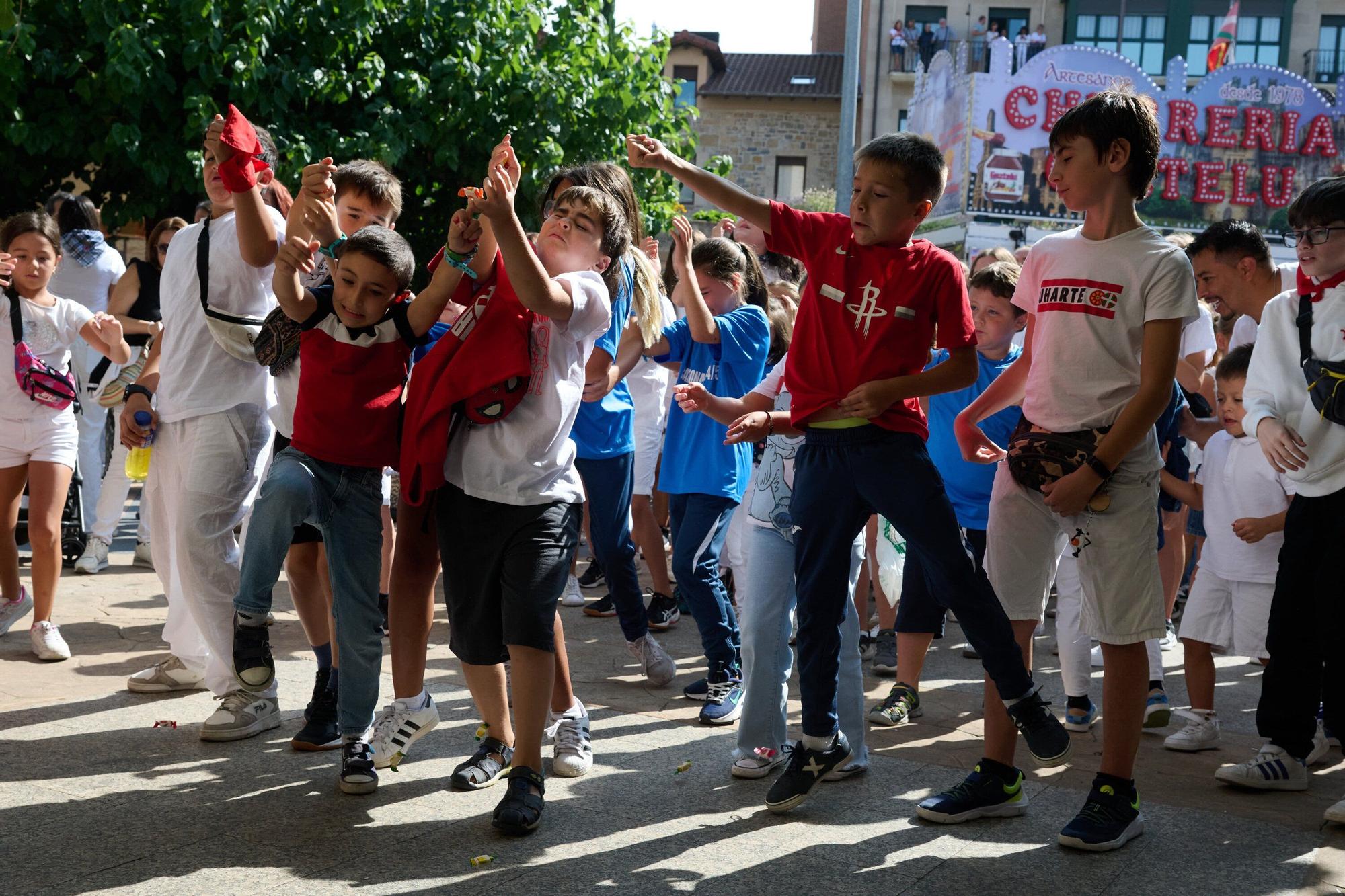 Fotos del chupinazo de fiestas de Huarte 2025