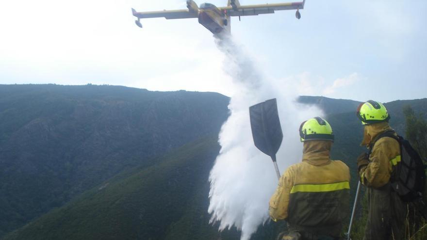 Los pilotos forestales inician una huelga que fue pospuesta por la ola de incendios de agosto
